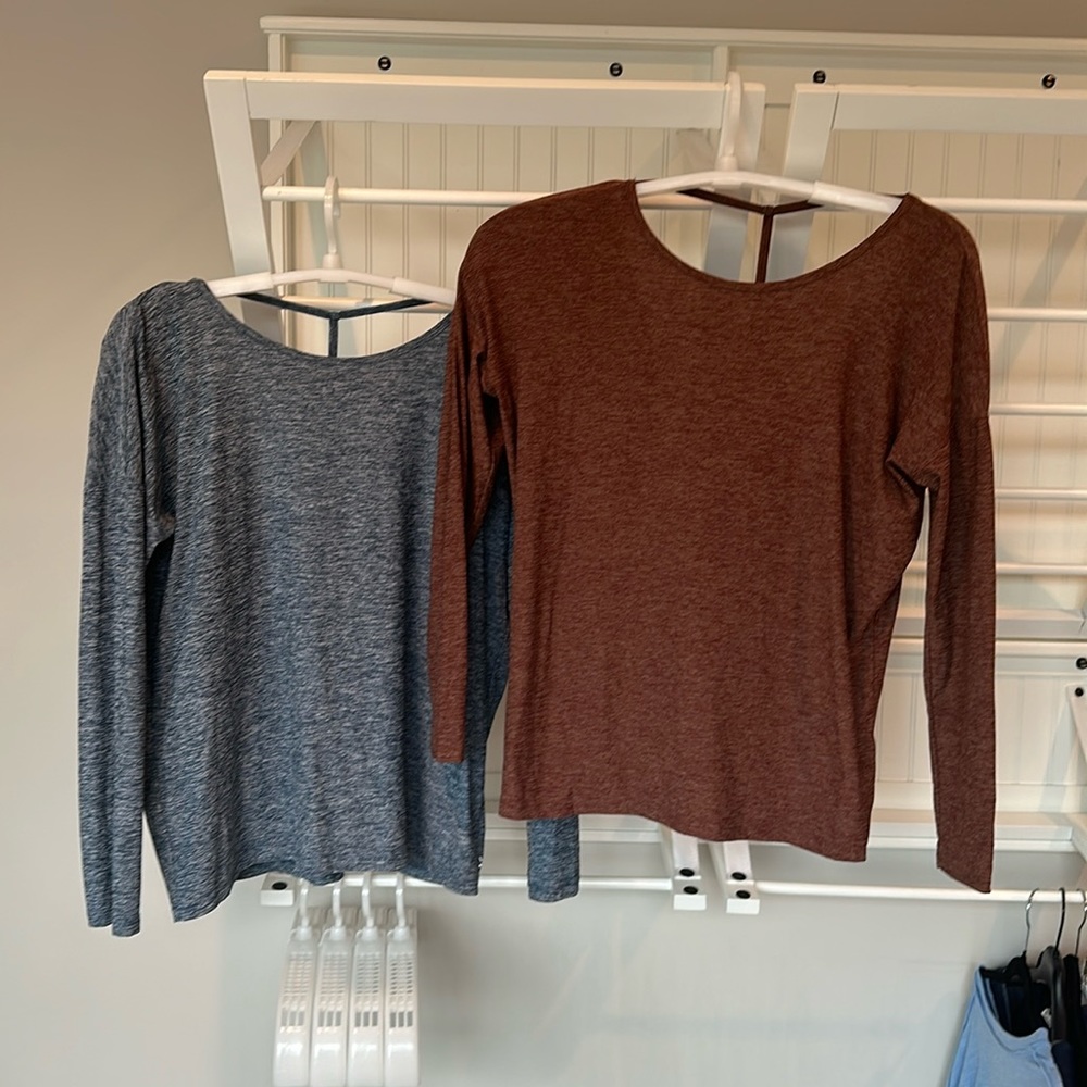 Bundle of 2 Beyond Yoga Spacedye long Sleeve T-Shirts M/L
